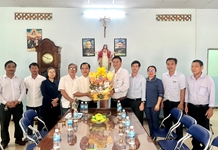 Lãnh đạo Ban Dân vận tỉnh ủy Khánh Hòa thăm, chúc mừng Lễ Giáng sinh năm 2023